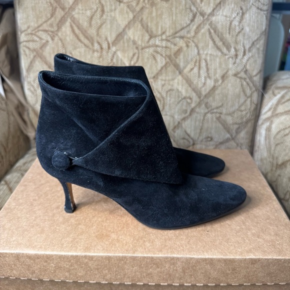 Manolo‎ Blahnik suede booties Size 38 - Picture 4 of 9